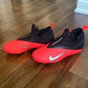 Nike cleats,girls,pink,size 4y, women size 6, brand new worn once,phantom cleat